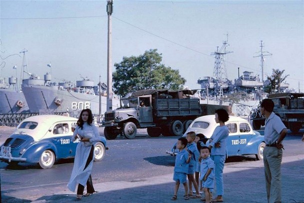 Saigon-Naval-port-ca-1965.jpg